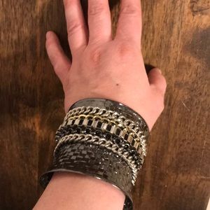 Metal cuff chain bracelet